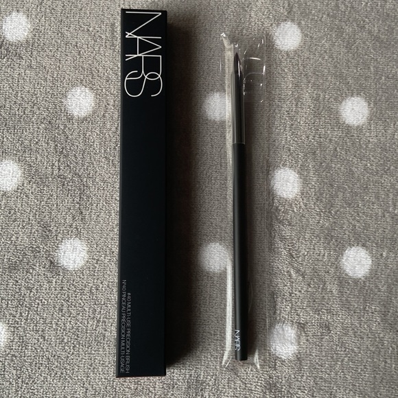 NARS Multi-Use Precision Brush #40 - Picture 2 of 6